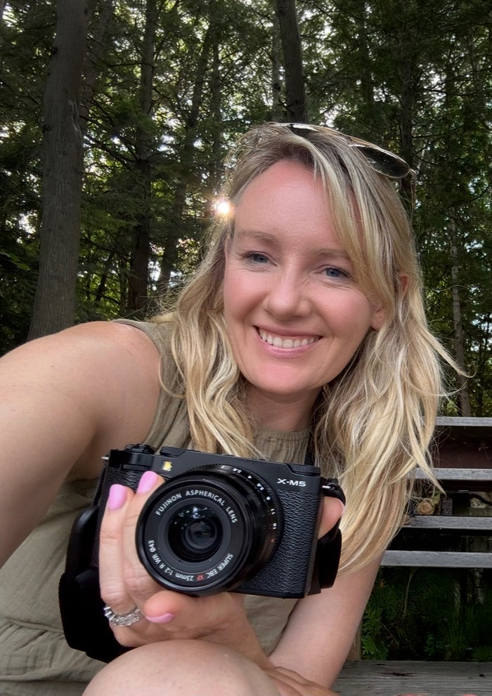 Jasmin with camera